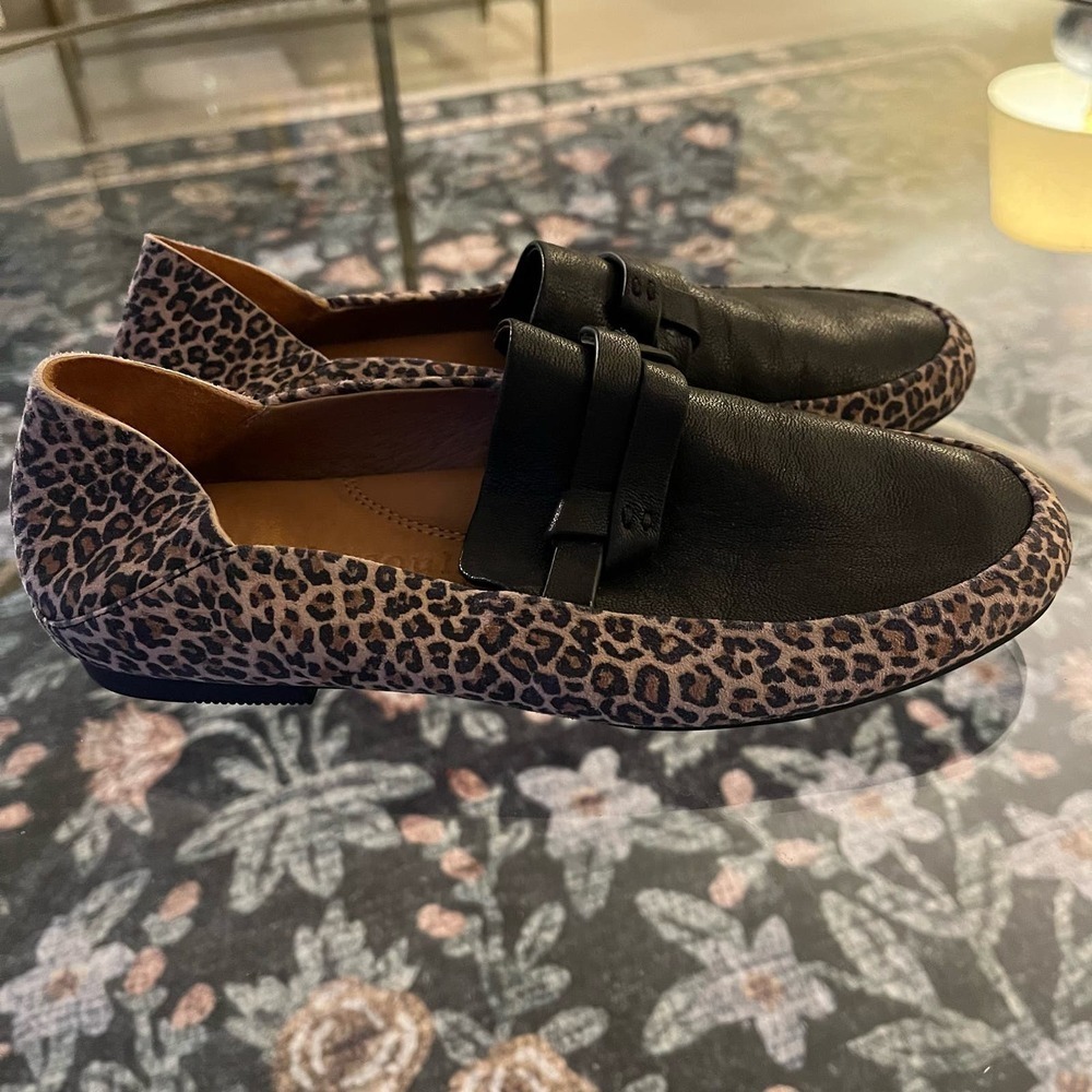 Gentle Souls By Kenneth Cole Womens Flat Loafers Sz 6M Leopard Brown Faux Suede - Picture 3 of 8